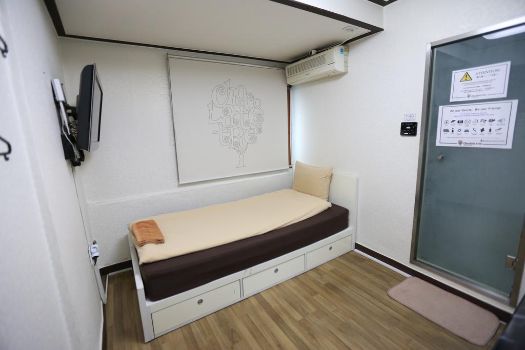 Chocolate Tree Sinchon Hotel Seoul Exterior photo