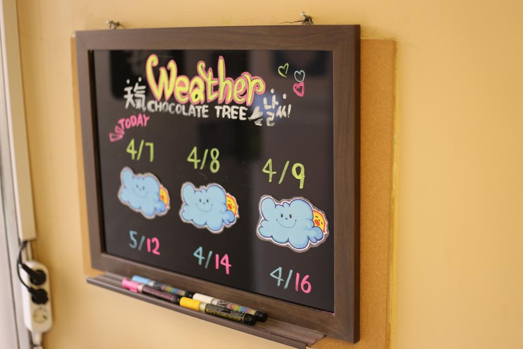Chocolate Tree Sinchon Hotel Seoul Exterior photo